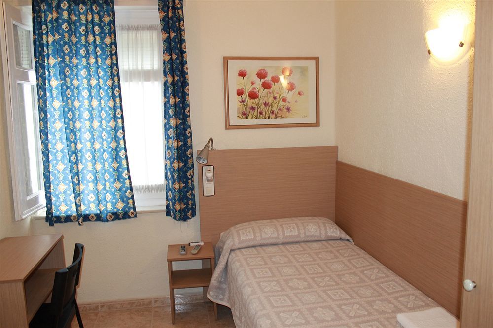 Pension Juanita Малага Экстерьер фото